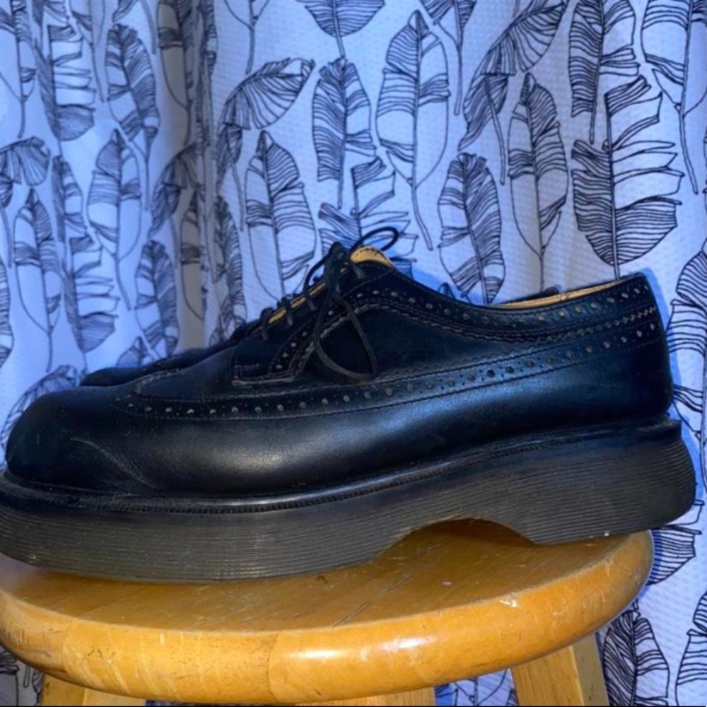 Dr. Martens black wingtip brogue 8502/51